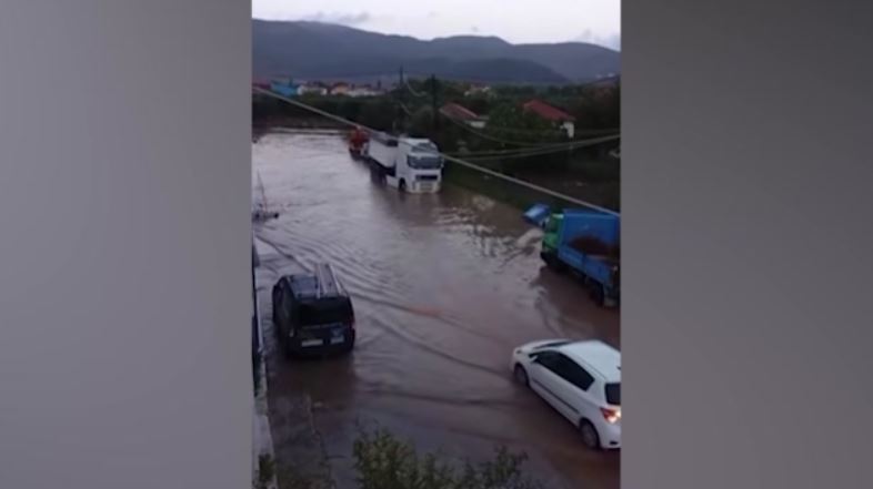 Η κακοκαιρία «χτύπησε» τη Λέσβο – Δύσκολη νύχτα σε Καλλονή και Σκάλα