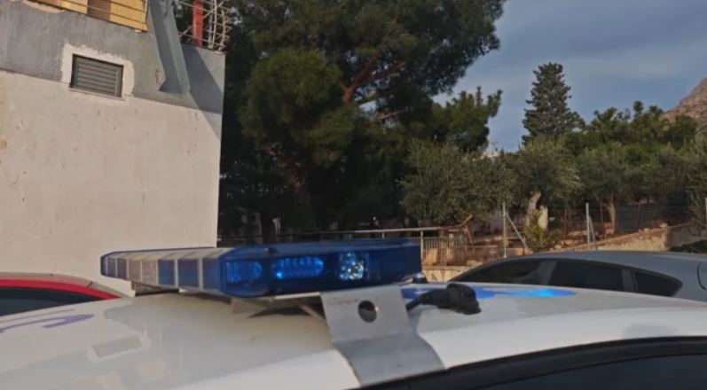 Νέα Πέραμος: Νεκρός 47χρονος – Τον σκότωσε ο αδερφός του με ψαλίδι