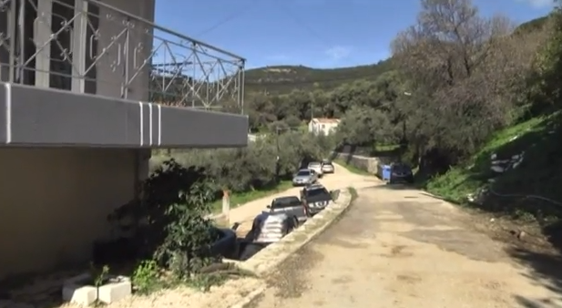 Αχαΐα: Νεκρό αγοράκι 4 ετών που έπεσε από μάντρα μαζί με τον θείο του