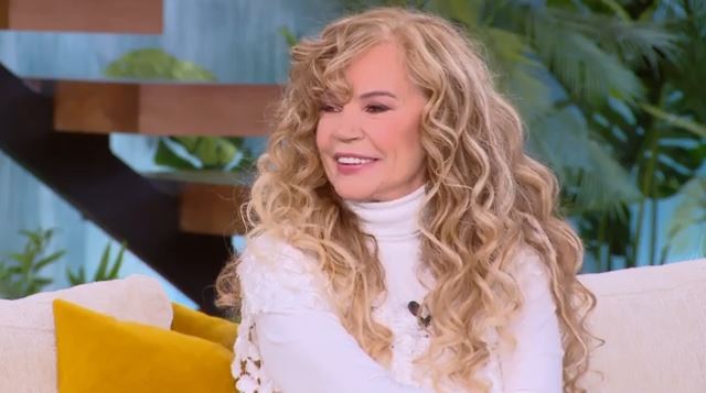 Ελένη Δήμου: Το νέο της τραγούδι «Τσιμπιδάκια» – «Είπα ότι αυτό δεν μπορεί να μείνει στο συρτάρι»