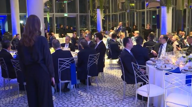 Δείπνο προς τιμήν των υπουργών Ενέργειας και Εσωτερικών των ΗΠΑ από τον πρόεδρο του ομίλου ΑΝΤΕΝΝΑ, Θοδωρή Κυριακού