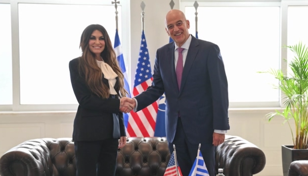 Σε θερμό κλίμα η συνάντηση Κίμπερλι Γκίλφοϊλ με τον υπουργό Άμυνας Νίκο Δένδια