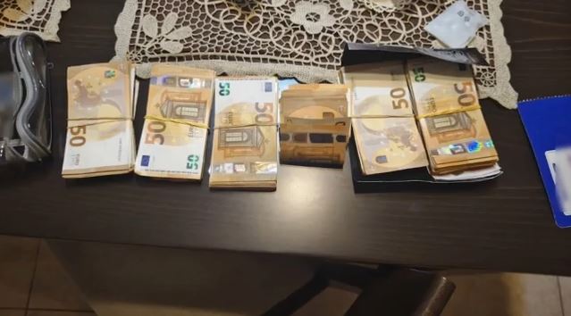 Οι κυνικοί διάλογοι & οι κομπίνες με τις ψεύτικες ράβδους χρυσού – Νέες αποκαλύψεις για το κύκλωμα του γνωστού επιχειρηματία