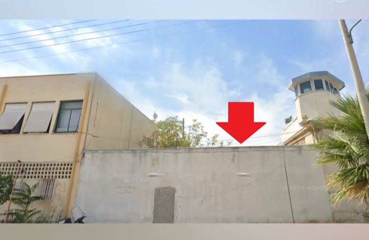 Άνδρας πέρασε ανενόχλητος τις φυλακές Κορυδαλλού & πέταξε δέμα στους κρατούμενους