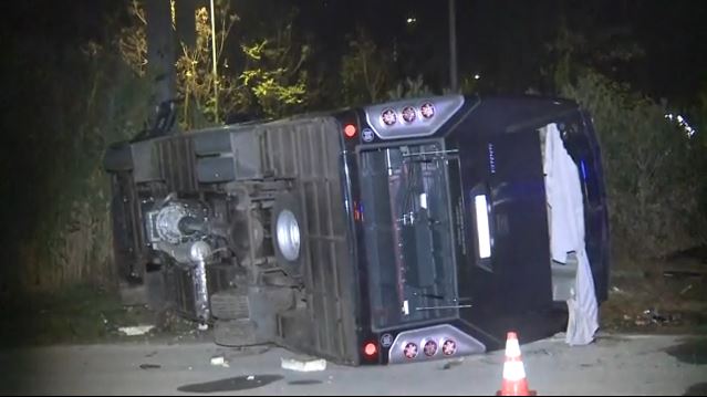 Ριζόμυλος: Ανετράπη λεωφορείο με 30 επιβάτες – Τραυματίες