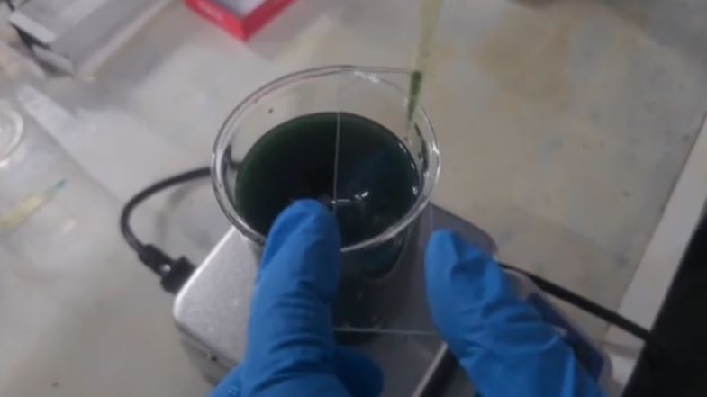 Τι είναι το μπλε μέλι που ταξιδεύει σε Ελλάδα και εξωτερικό