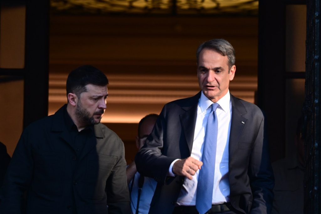 Πώς σχολιάζουν τα κόμματα τη συμφωνία μεταξύ Ελλάδας – Ουκρανίας