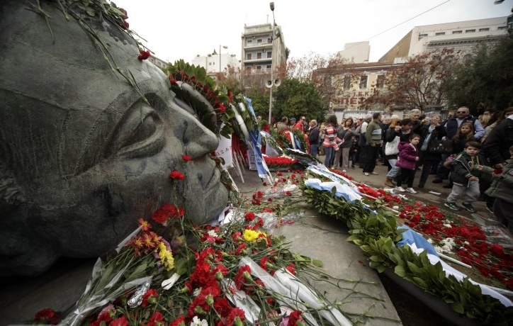 52η επέτειος εορτασμού του Πολυτεχνείου: «Αστακός» η Αθήνα με 5.500 αστυνομικούς, drone και ελικόπτερα