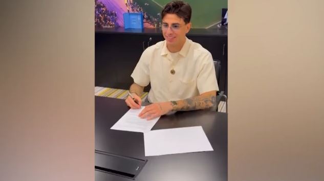 Ανανέωσε το συμβόλαιό του στην ΑΕΚ ο Λάζαρος Ρότα