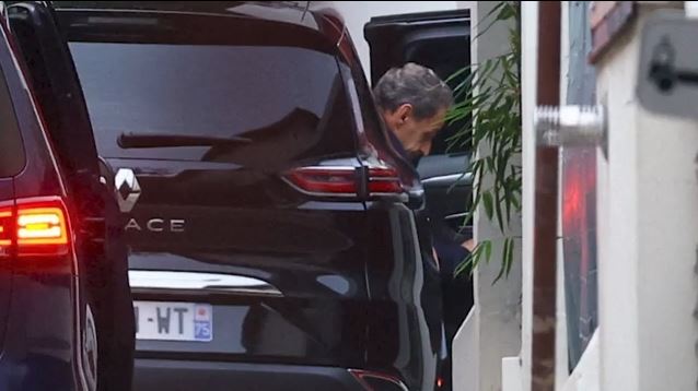 Γαλλία: Εκτός φυλακής ο Νικολά Σαρκοζί – Οι όροι που του επιβλήθηκαν