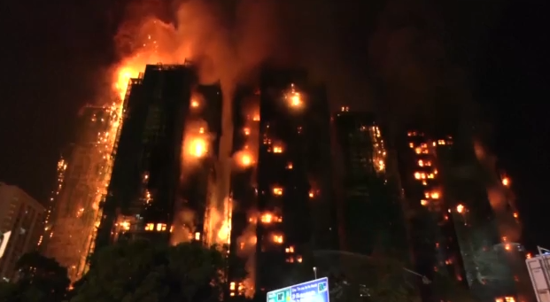 Χονγκ Κονγκ: 36 νεκροί από τη φονική πυρκαγιά σε συγκρότημα κτιρίων