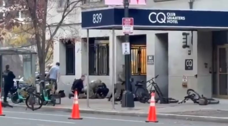 ΗΠΑ: Αφγανός υπήκοος πυροβόλησε και τραυμάτισε δύο μέλη της Εθνοφρουράς κοντά στον Λευκό Οίκο