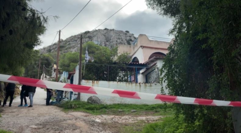 Σαλαμίνα: Άφαντοι οι δράστες που σκότωσαν ηλικιωμένη κατά την διάρκεια ληστείας στο σπίτι της