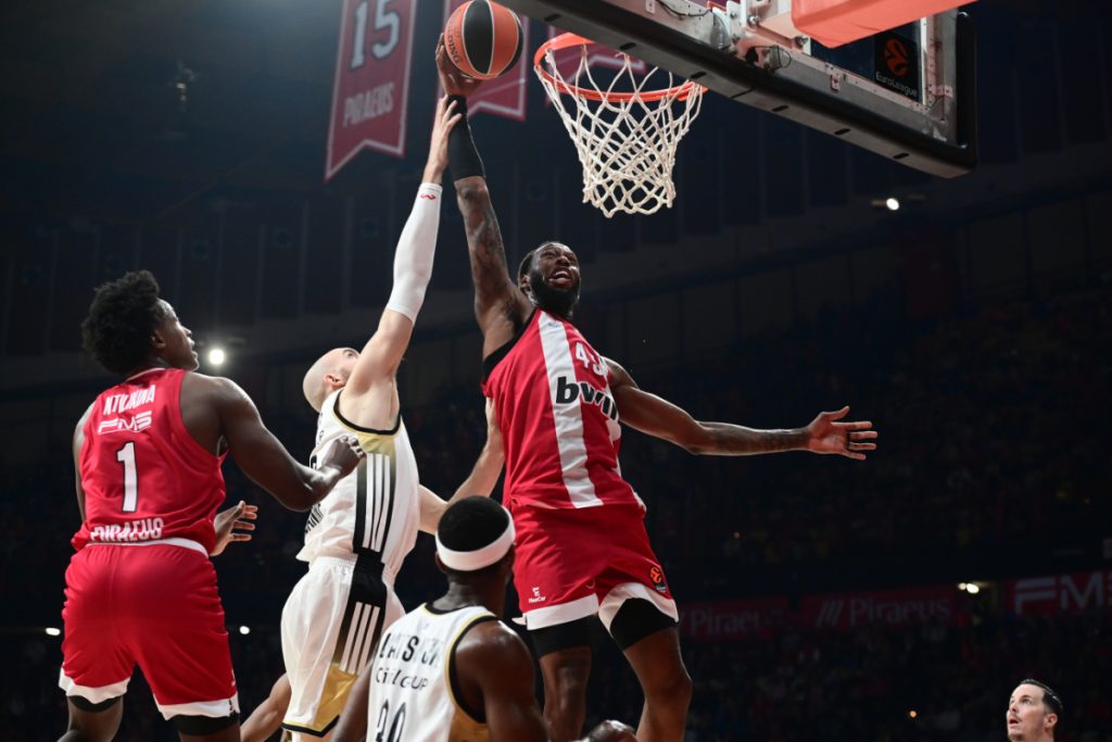 Euroleague: Επιθετική… ραψωδία από τους «Ερυθρόλευκους» στο ΣΕΦ