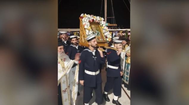 Με μεγαλοπρέπεια η λιτανεία της εικόνας του Αγίου Νικολάου στον Γαλατά Τροιζηνίας
