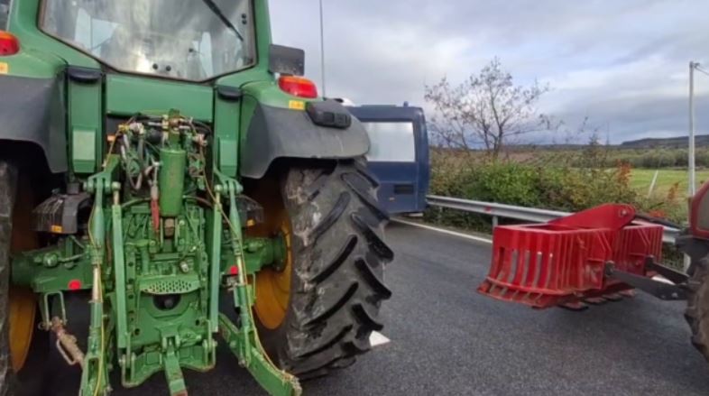 Κλιμακώνονται οι αγροτικές κινητοποιήσεις – Νέο μπλόκο στις Μικροθήβες Μαγνησίας