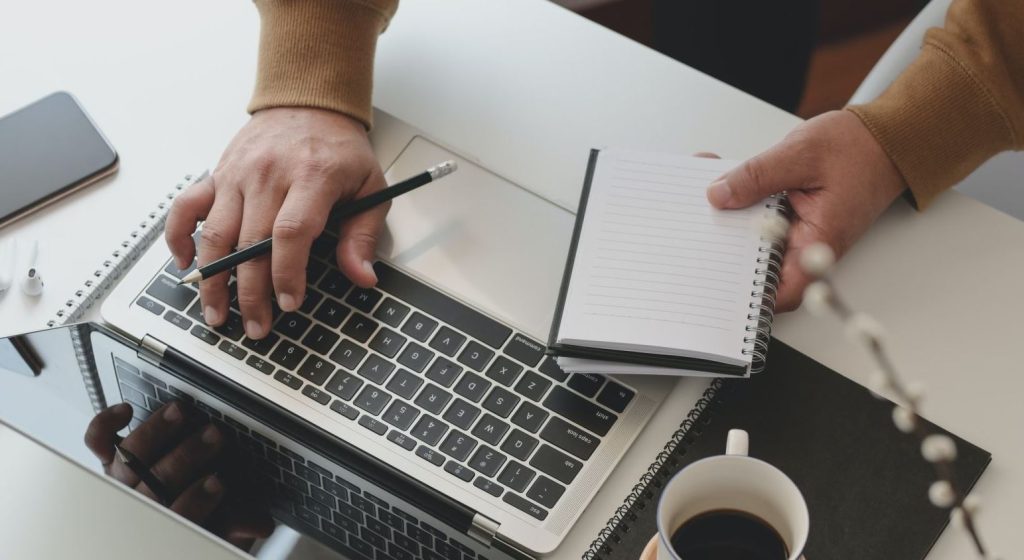 Ελεύθεροι Επαγγελματίες: Πόση σύνταξη παίρνουν με 40 έτη ασφάλισης και ποια κατηγορία συμφέρει