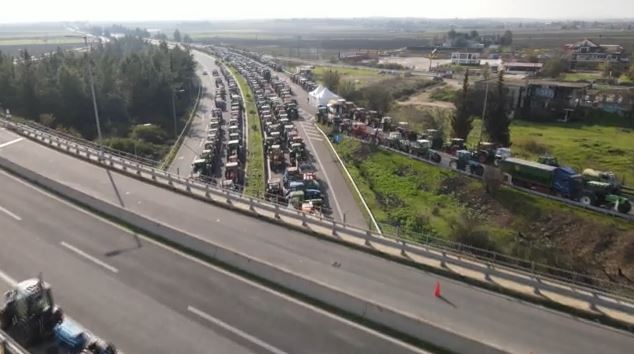 Συνεχίζεται η πολιτική αντιπαράθεση για το αγροτικό