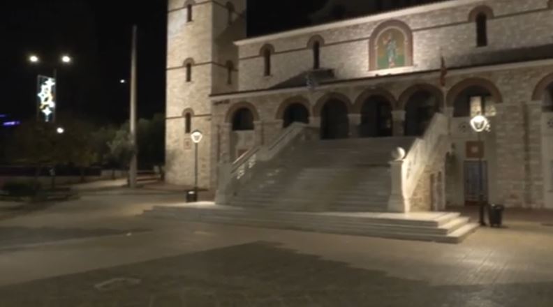 Γαλάτσι: Σάλος και πολιτική «διαμάχη» για πάρτι που στήθηκε σε προαύλιο εκκλησίας