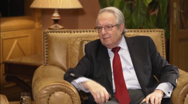 Γεώργιος Μπαμπινιώτης: Η εφ΄όλης της ύλης συνέντευξη του διακεκριμένου επιστήμονα στο «Buongiorno»