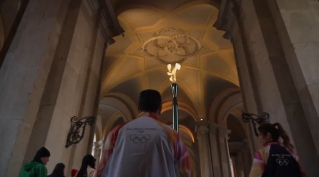 Ιταλία: Στο βασιλικό ανάκτορο της Καζέρτα η Ολυμπιακή Φλόγα