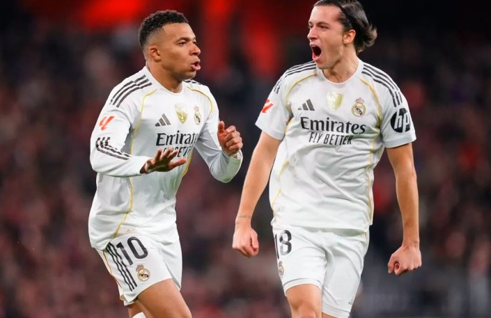 Γκολ & θέαμα από τα ποδοσφαιρικά γήπεδα του κόσμου