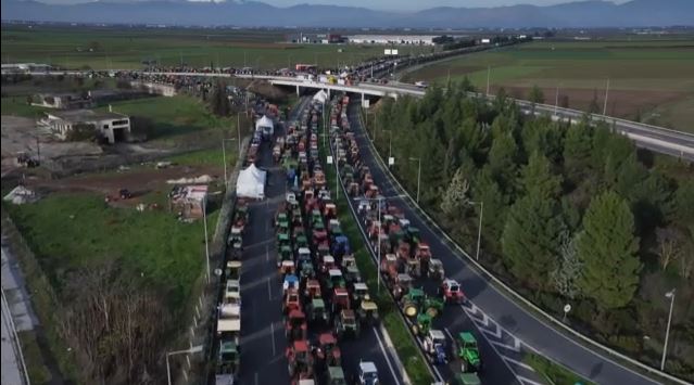 «Μπλόκο» στο Μαξίμου & Χριστούγεννα στους δρόμους αποφάσισαν οι αγρότες