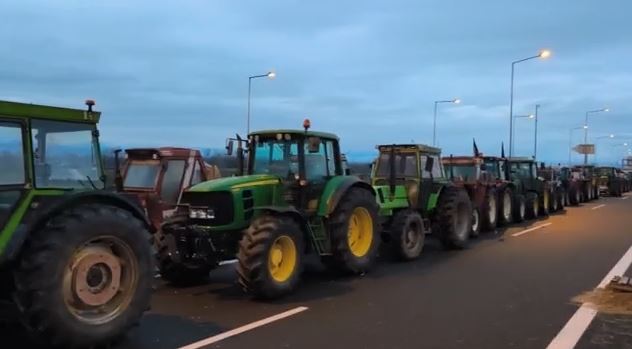 Στα μπλόκα και πάλι οι αγρότες – Κρίσιμη σύσκεψη στη Νίκαια