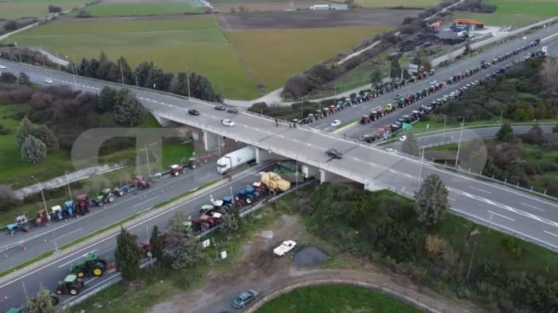 Με κυρώσεις το Plan B της κυβέρνησης για το αγροτικό ζήτημα – Απειλεί με πρόστιμα ο Χρυσοχοΐδης