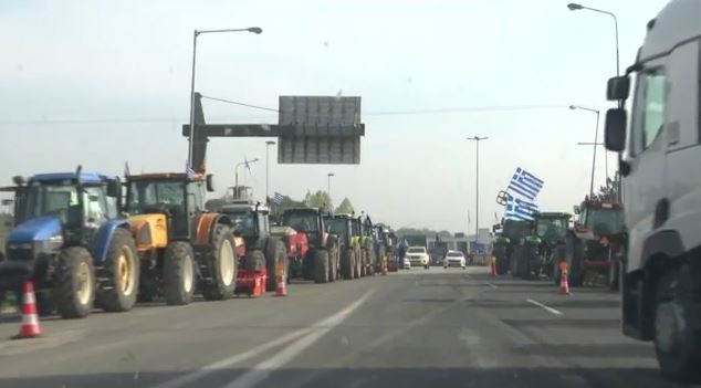 Αγρότες: Κλιμακώνουν τις κινητοποιήσεις τους – Ενισχύονται τα μπλόκα