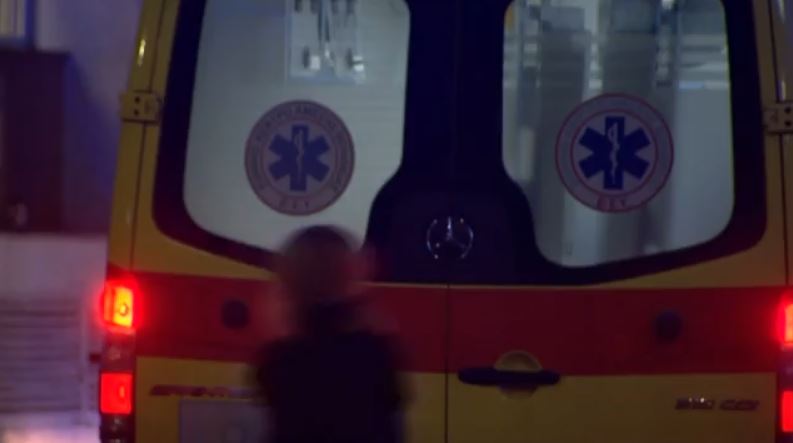 Κολωνός: Συνελήφθη 26χρονος που έπεσε με το ΙΧ του πάνω σε 22χρονο – Είχαν προσωπικές διαφορές