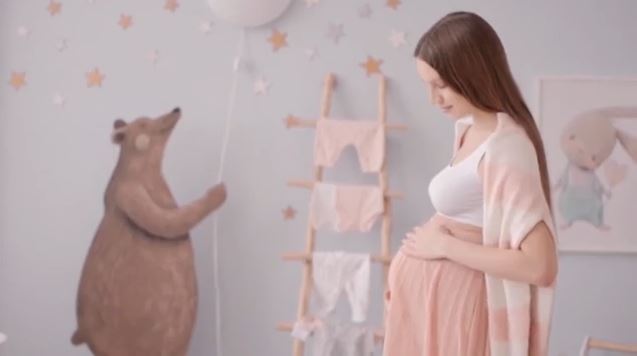 «Έμεινα έγκυος & με απέλυσαν» – MEGA καταγγελία