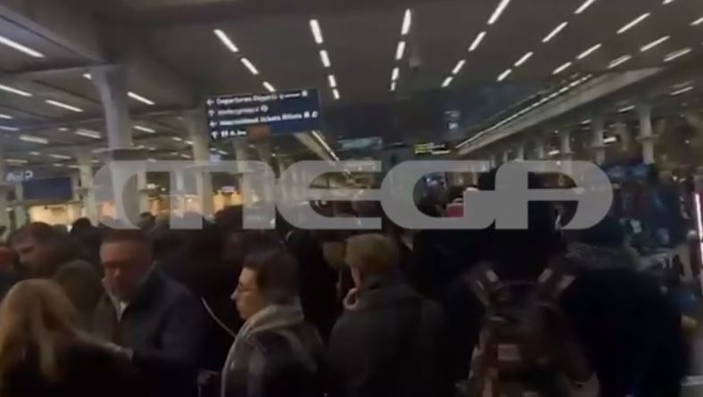 «Μπλακ άουτ» στη σήραγγα της Μάγχης: Αρχίζει η αποκατάσταση των δρομολογίων της Eurostar μετά τα τεχνικά προβλήματα