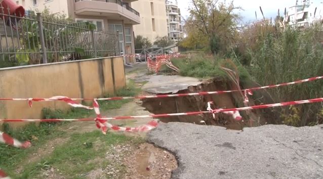 Άγιος Δημήτριος: Καθίζηση λόγω των βροχοπτώσεων – Ανήσυχοι οι κάτοικοι