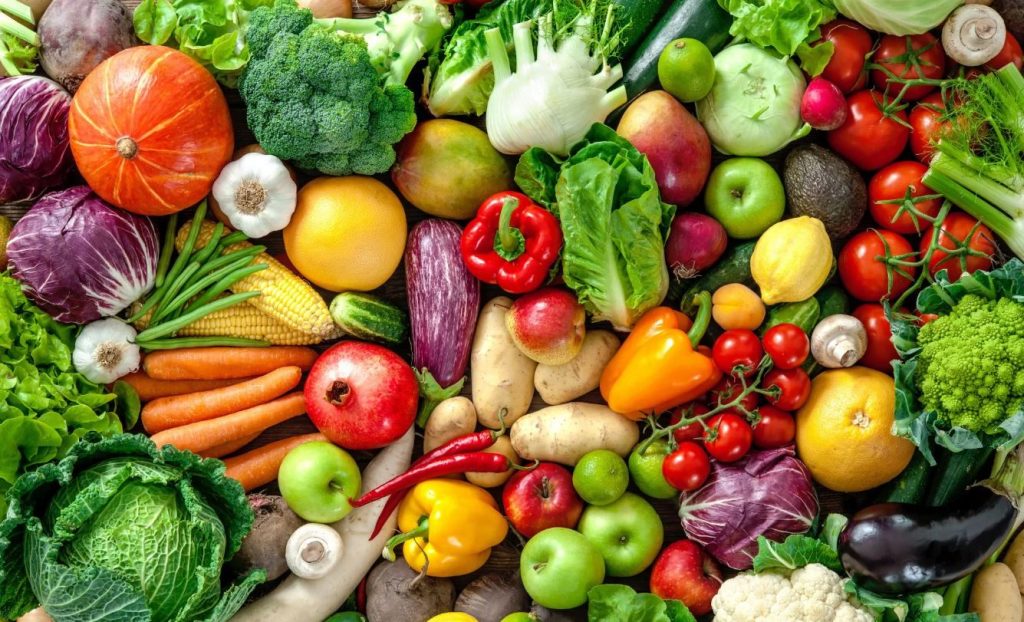 Συνεχίζονται οι αυξήσεις σε λαχανικά και φρούτα – Έως 90% αυξήθηκαν τα μαρούλια, 120% τα αγγούρια