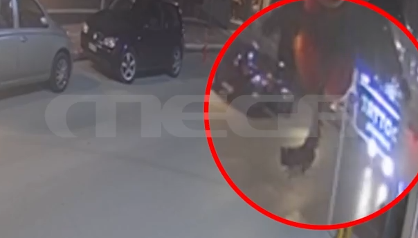 Τροχαίο στη Λούτσα: Αυτοκίνητο βγήκε από το στενό λίγο πριν το δυστύχημα – Βίντεο ντοκουμέντο