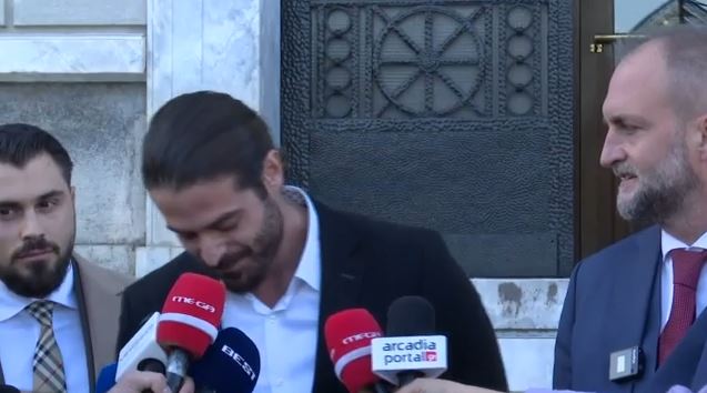 Άρης Μουγκοπέτρος: Αθώος για την κατηγορία της ενδοοικογενειακής απειλής