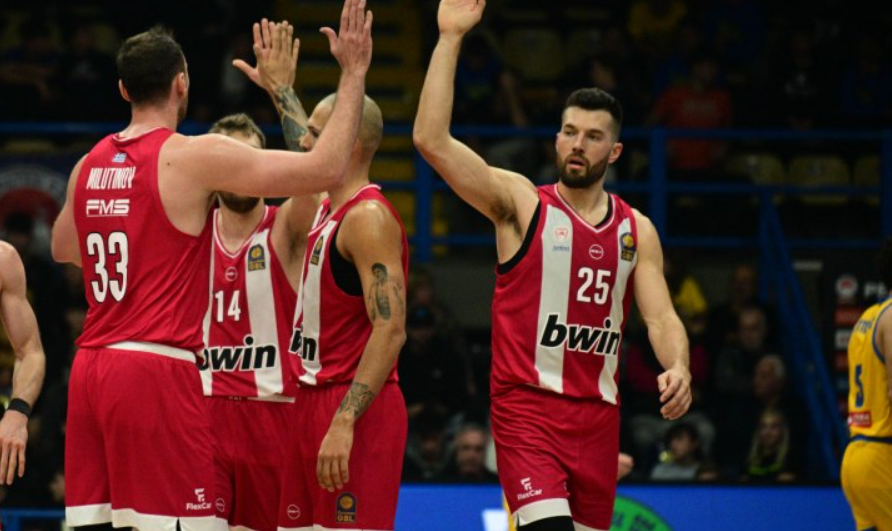 Περιστέρι – Ολυμπιακός 62-105: Σπουδαία εμφάνιση με κορυφαίους τους Βεζένκοβ και Ουόκαπ