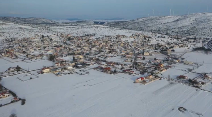 Πρωτοχρονιάτικες αποδράσεις στα χιόνια και ρεβεγιόν σε γεμάτα ξενοδοχεία και ταβέρνες
