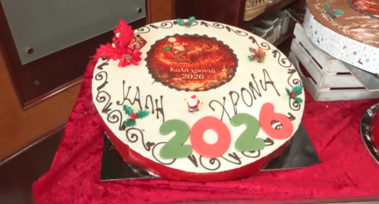 Ουρές στα ζαχαροπλαστεία για την παραδοσιακή βασιλόπιτα