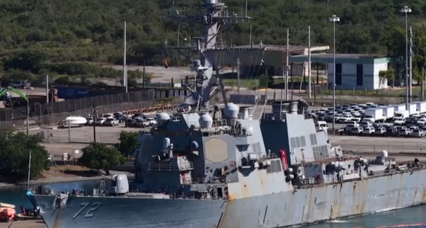 Ντόναλντ Τραμπ: Συγκεντρώνει στρατό στην Καραϊβική και σφίγγει τον κλοιό γύρω από τον Μαδούρο