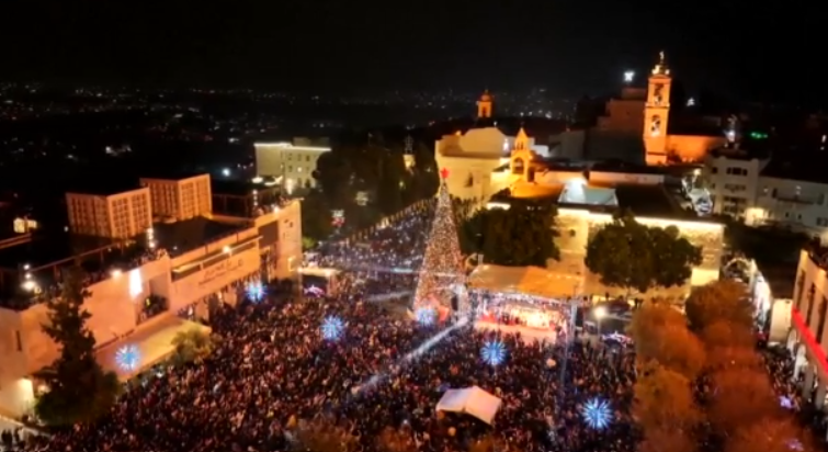Στη Βηθλεέμ ετοιμάζονται για να γιορτάσουν τα Χριστούγεννα μετά από δύο χρόνια πολέμου στη Γάζα