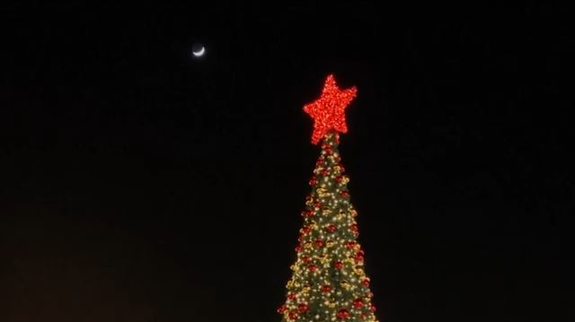 Σε κλίμα Χριστουγέννων ο πλανήτης – Εορτασμοί & ευχές για ειρήνη και ελπίδα