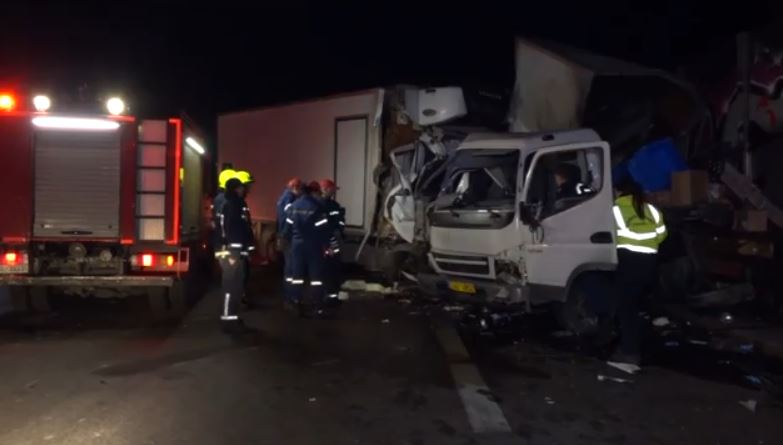 Συγκρούστηκαν νταλίκες στον Κηφισό – Ένας σοβαρά τραυματίας