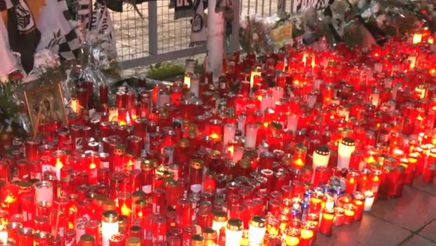 Θεσσαλονίκη: «Ράγισαν» καρδιές στην υποδοχή των σορών των 7 φιλάθλων του ΠΑΟΚ – Στην Ελλάδα και δύο από τους τραυματίες