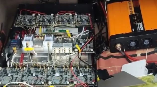 Σπάτα: Έστησαν δίκτυο υποκλοπής δεδομένων σε πορτ μπαγκάζ αυτοκινήτου