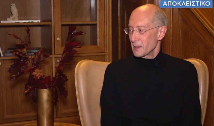 Αχιλλέας Χαρίτος: Μιλά για την κορυφαία τάση στο make up και τις συνεργασίες που άφησαν εποχή