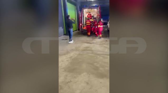 Το MEGA στο νοσοκομείο που μεταφέρθηκαν οι τραυματίες φίλαθλοι του ΠΑΟΚ