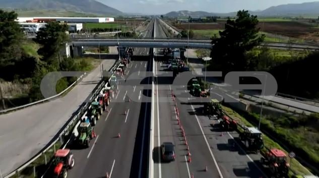 Σκληραίνουν τη στάση τους οι αγρότες παρά τις εξαγγελίες της κυβέρνησης