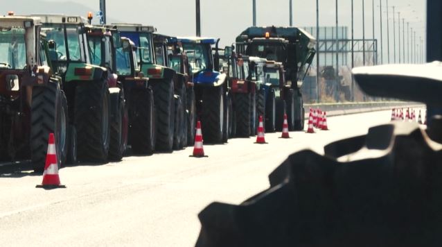 Στον «αέρα» η συνάντηση αγροτών με τον πρωθυπουργό – Γιατί «μπλόκαρε» ο διάλογος